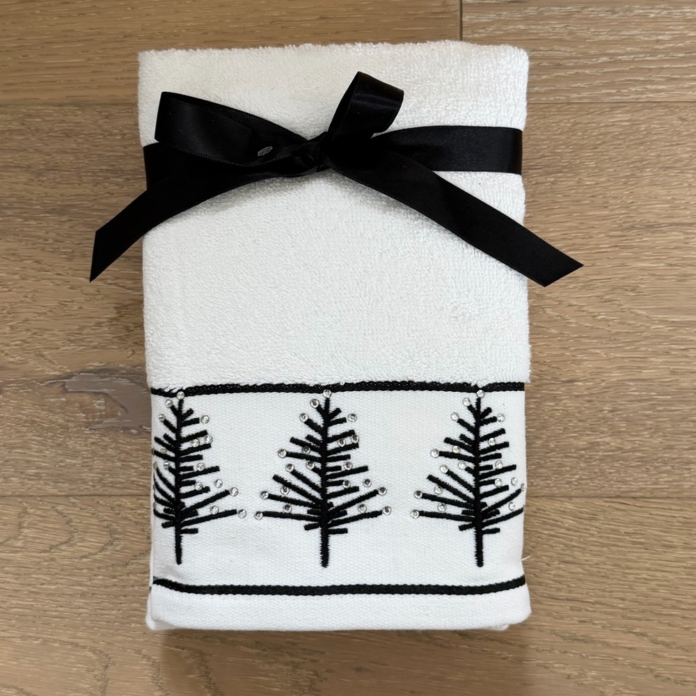 Grammercy Studio White Hand Towel Set